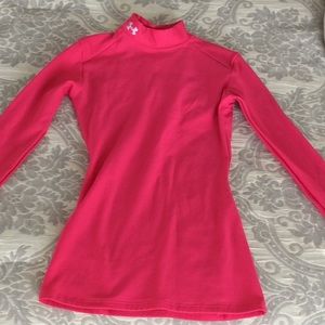 Under Armour top